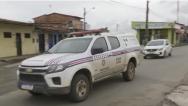 Bandidos invadem casa de comerciante e mantém família refém; assista