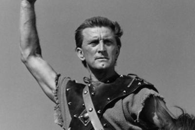 homem com braço levantado