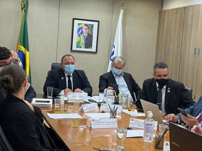 Covid-19: cronograma entrega 230 milhões de doses de vacinas até julho