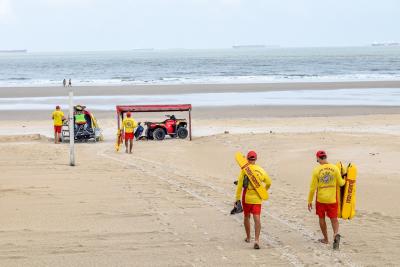Bombeiros realizam ações nas praias da Grande Ilha para Réveillon