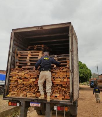 PRF apreende 83 m³ de madeira ilegal no Maranhão
