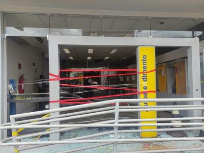 Criminosos explodem e assaltam banco em Bom Jardim