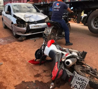 Mulher morre em colisão envolvendo moto e carro de passeio na BR-010