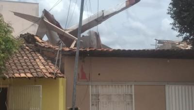 Avião cai sobre residência no bairro Fátima, em Balsas
