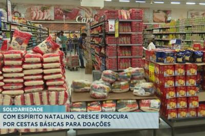 Procura por cestas básicas aumenta com a chegada do Natal