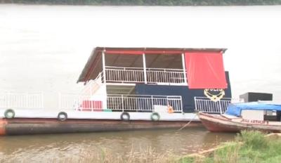 Barco naufraga durante festa em Imperatriz; confira